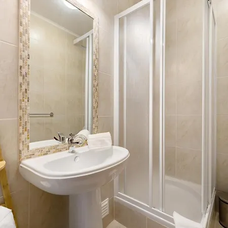 Devvine And Golf Apartman